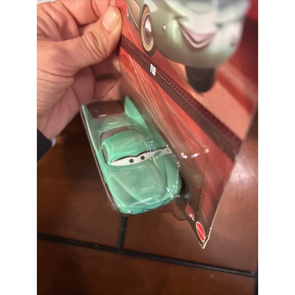 Disney Pixar Cars Lightning McQueen Holiday Christmas Series Metal 1:55 Scale
